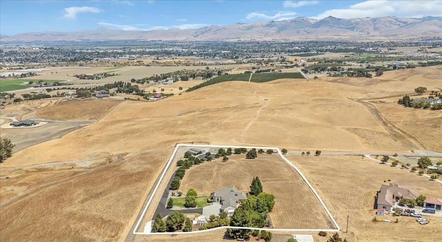 275 Nicholson Drive, Hollister, CA 95023 - Image #3