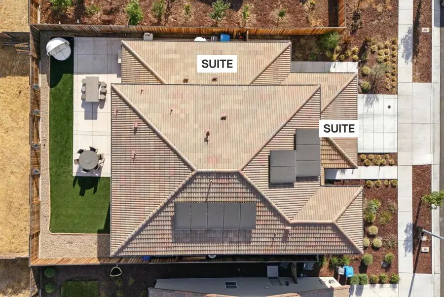 1900 Lotus Court, Hollister, CA 95023 - Image #2