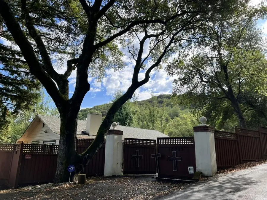 18065 Soda Springs Road, Los Gatos, CA 95033 - Image #2