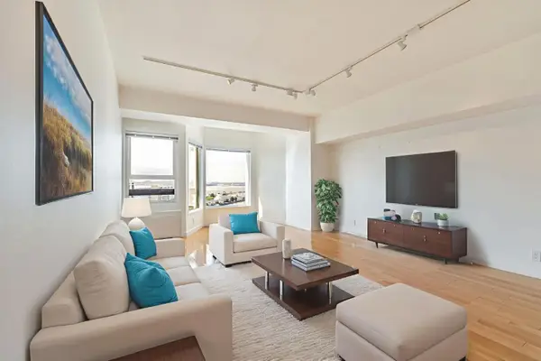 6363 Christie Avenue  #2122, EMERYVILLE, CA 94608