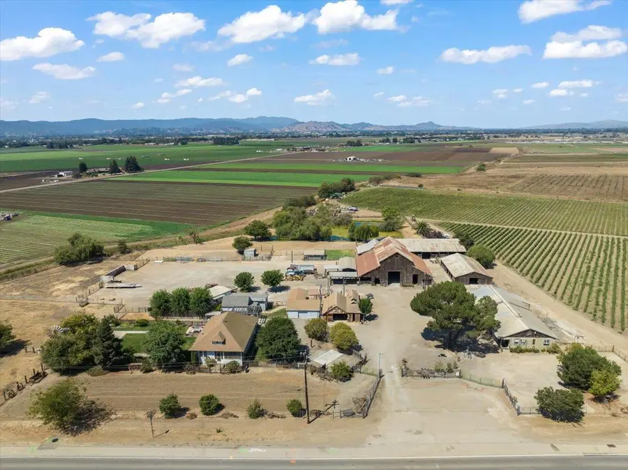 2675 Pacheco Pass Highway, Gilroy, CA 95020 - #2
