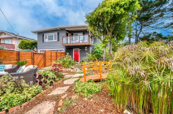 855 San Ramon Avenue, MOSS BEACH, CA 94038