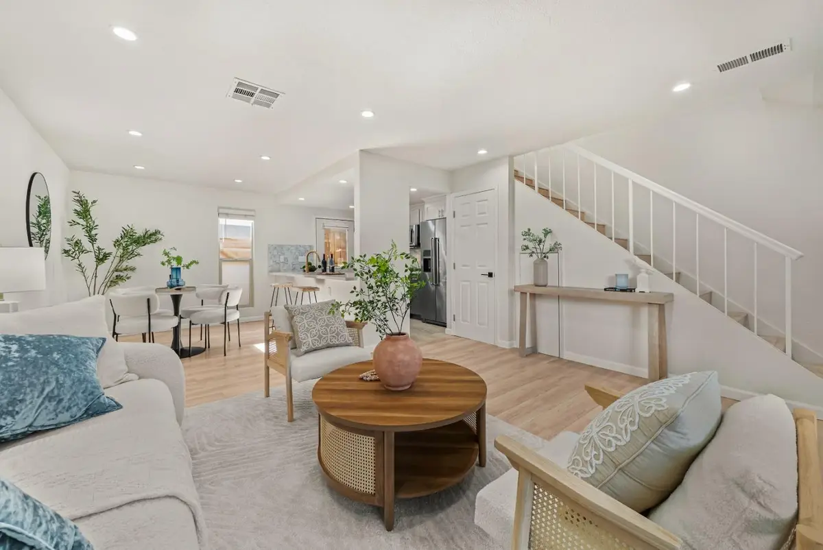 220 Red Oak Drive  #B, Sunnyvale, CA 94086 - Image #1