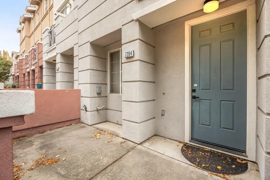 728 City Walk Place  #4, Hayward, CA 94541 - Image #3