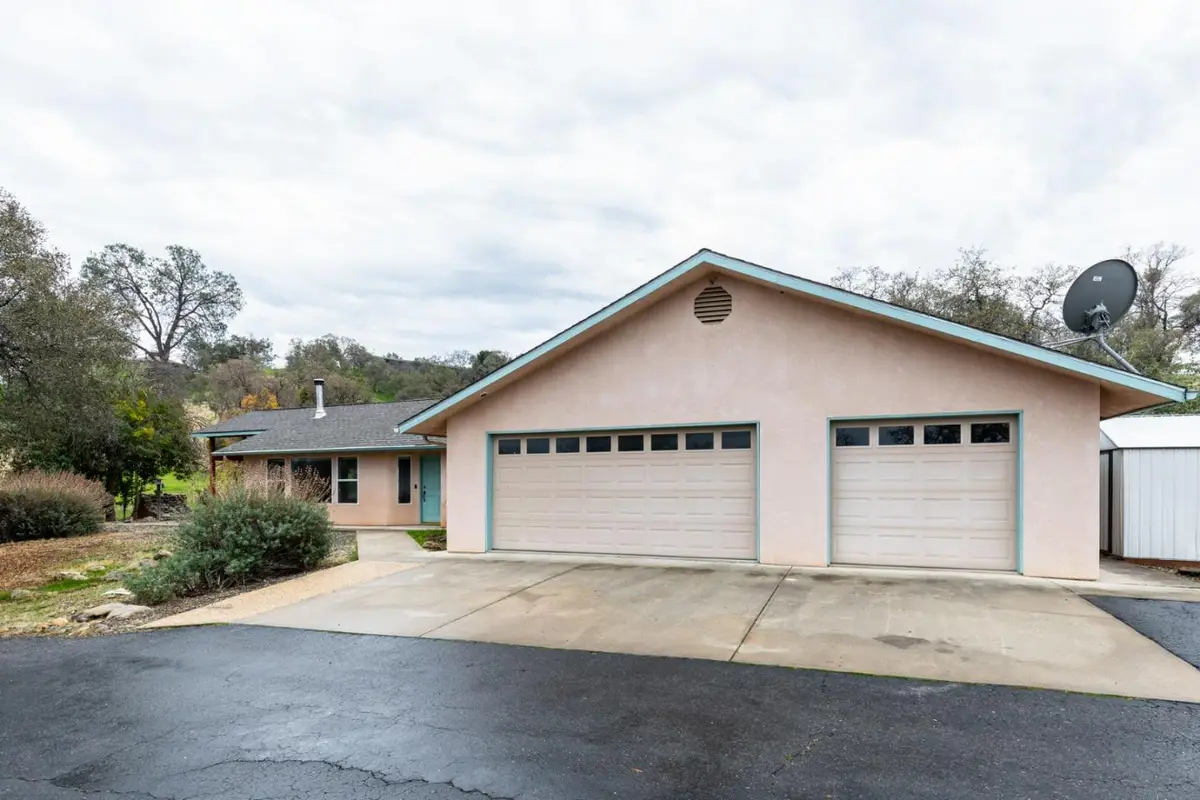 41508 Roaring River Court, Coarsegold, CA 93614 - #1