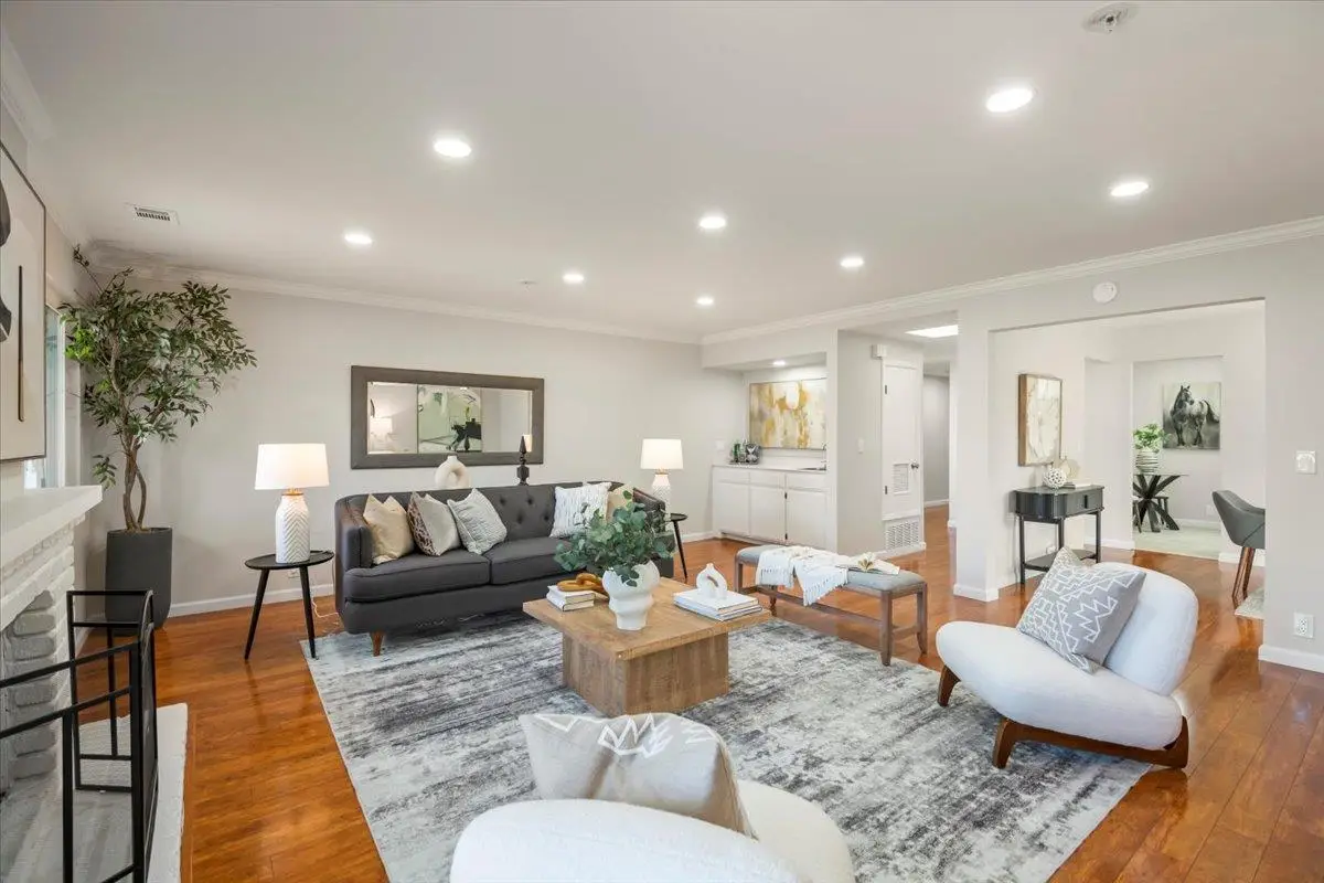 480 Lassen Street  #6, Los Altos, CA 94022 - Image #1