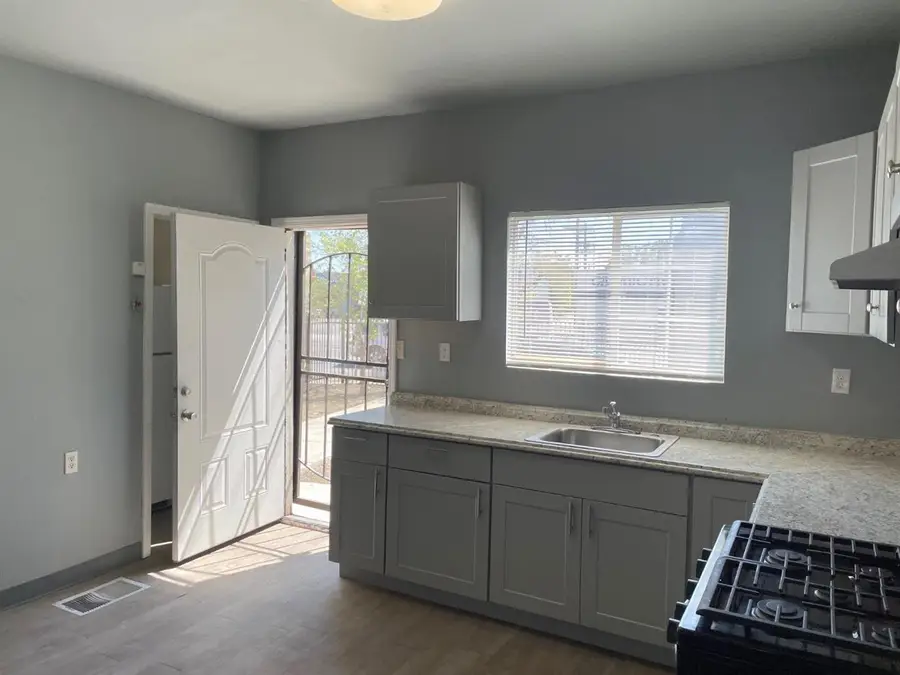 1217 Harding Way, Stockton, CA 95205 - Image #2