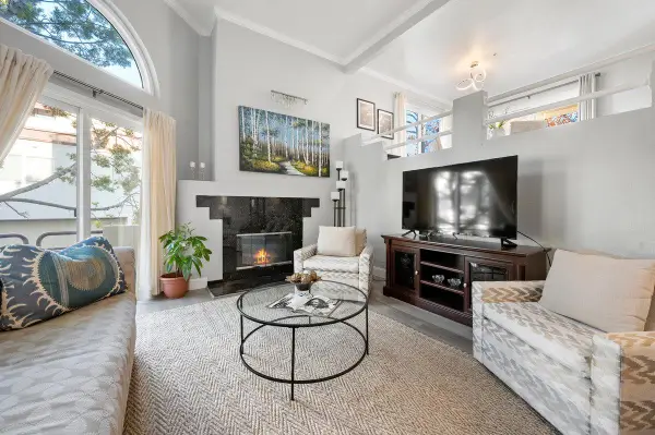 104 Court Lane, Foster City, CA 94404