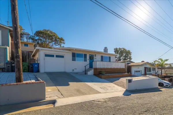 1232 Vallejo Street, SEASIDE, CA 93955