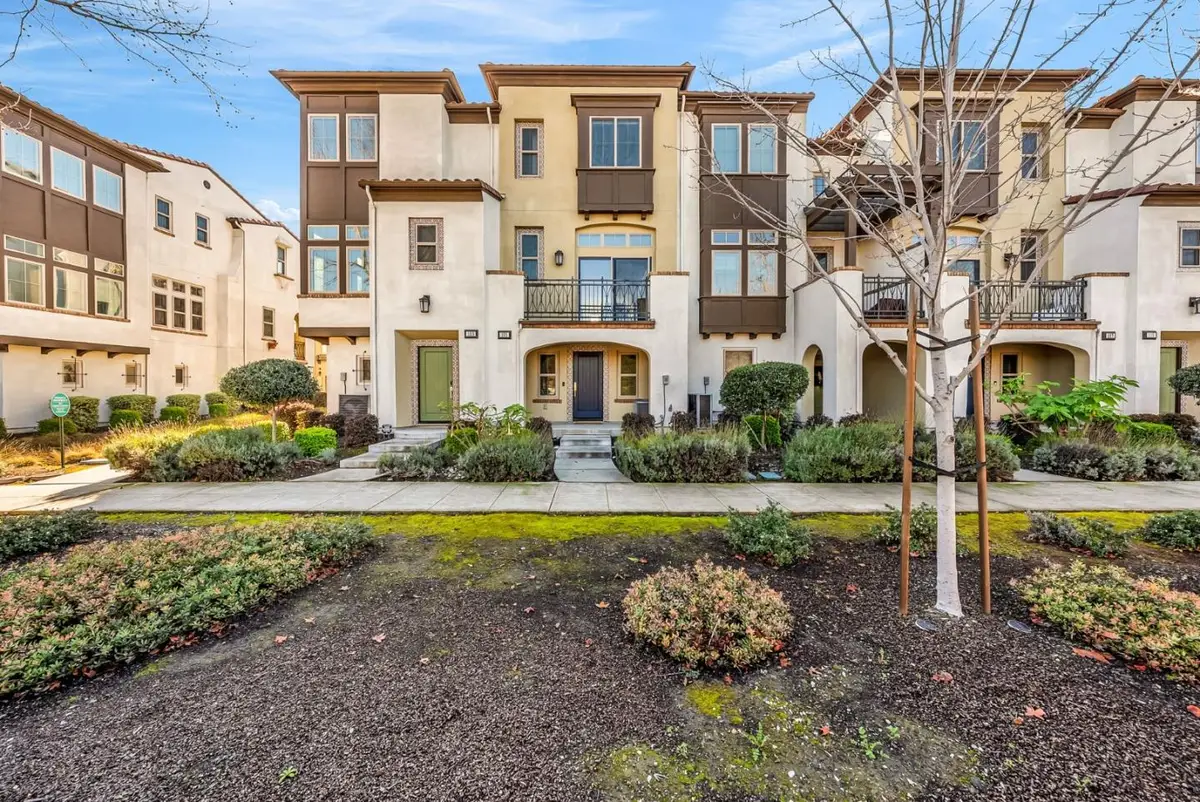 121 Fairchild Drive, Mountain View, CA 94043 - Image #1