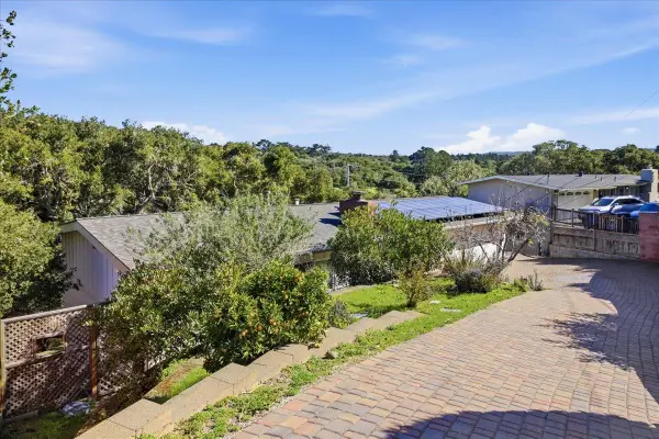 17 Los Encinos Drive, DEL REY OAKS, CA 93940