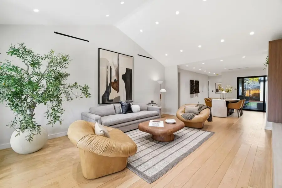 371 Oakwood Boulevard, Redwood City, CA 94061 - Image #2