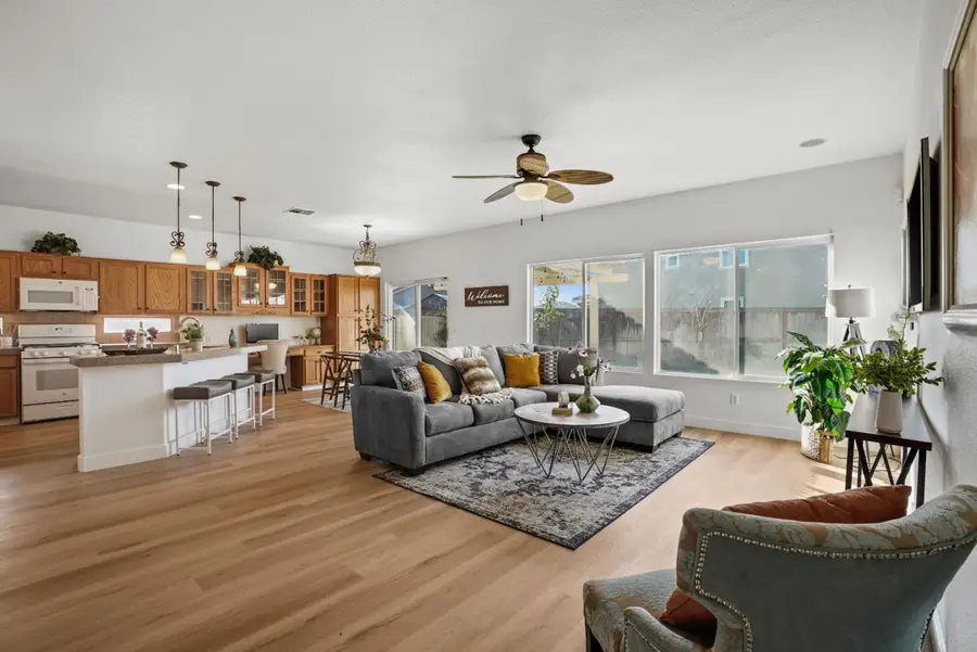 9942 Valderama Way, Sacramento, CA 95829 - Image #2