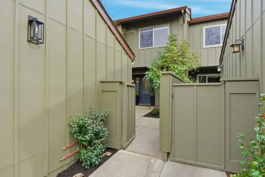 104 Walnut Hill Court, Los Gatos, CA 95032 - Image #3