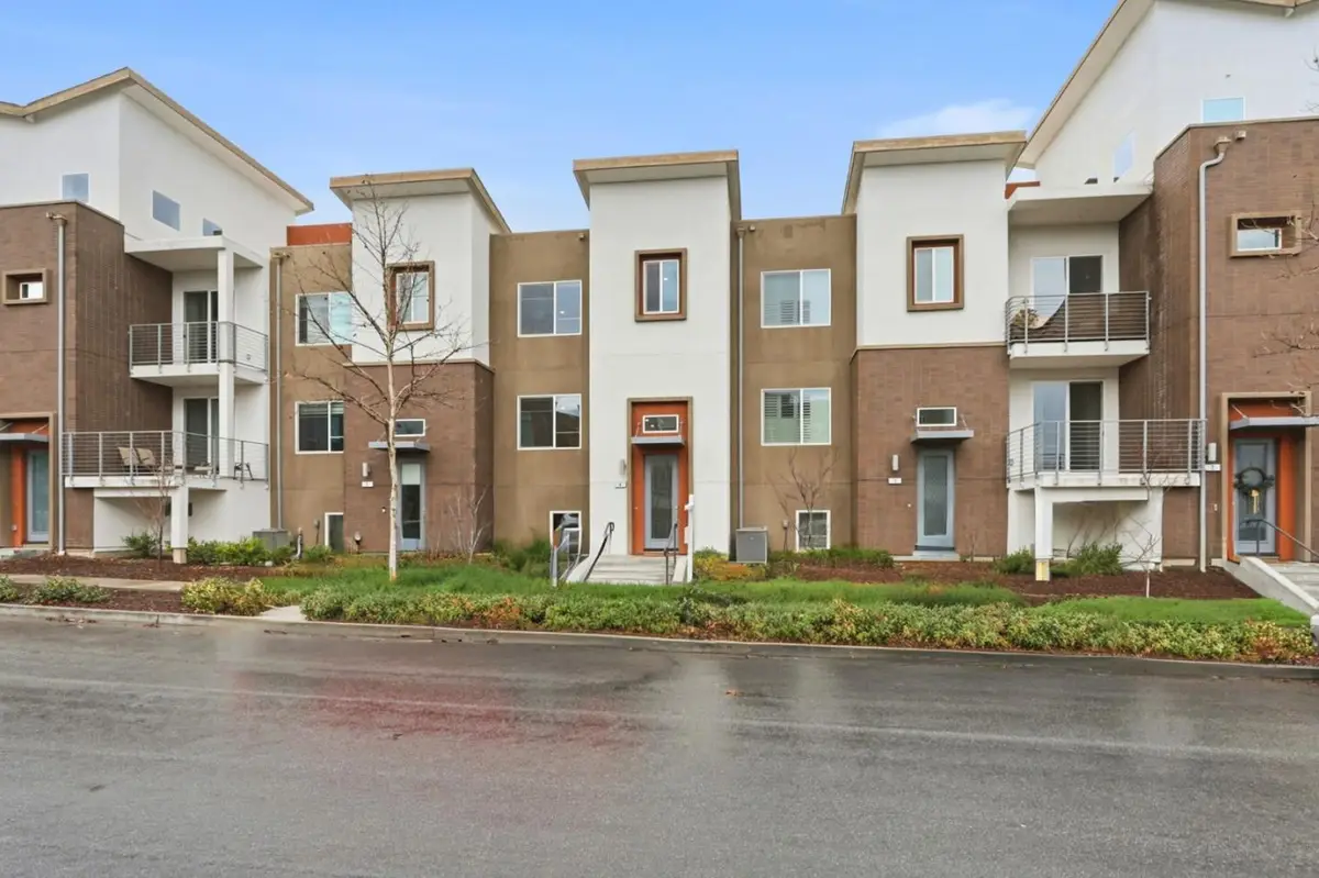 157 Llano De Los Robles Avenue  #4, San Jose, CA 95136 - Image #1
