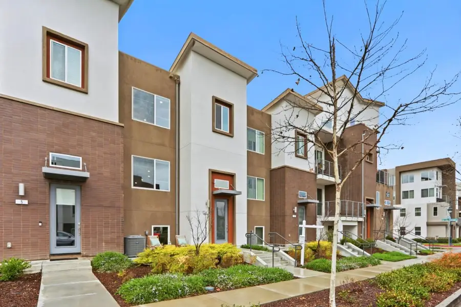 157 Llano De Los Robles Avenue  #4, San Jose, CA 95136 - Image #3