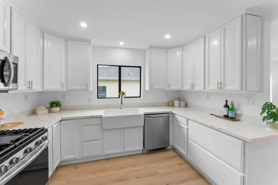 300 Klamath Street, Brisbane, CA 94005 - #2