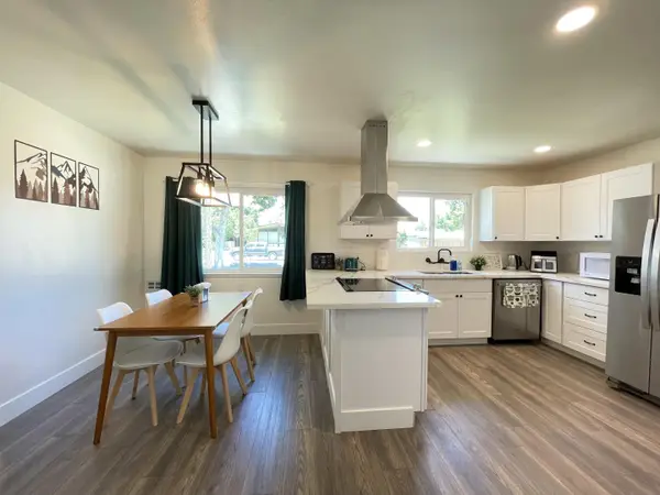 725 Rialto Avenue, FRESNO, CA 93705