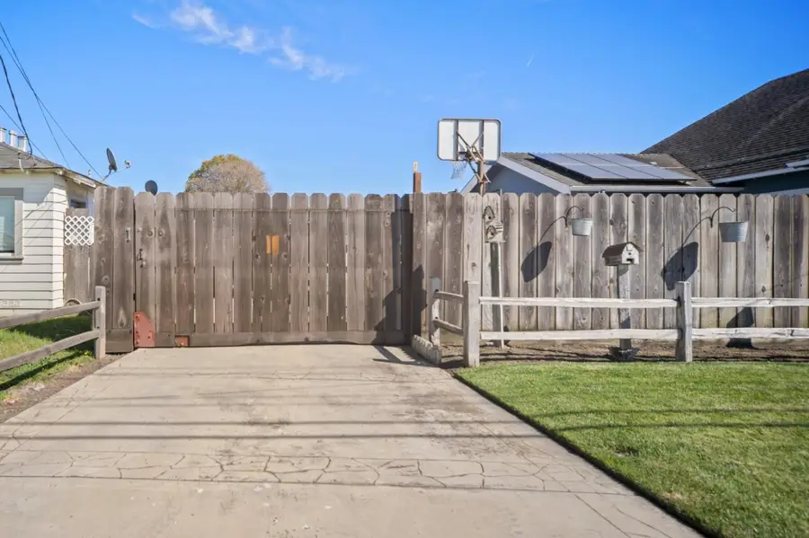 805 Iverson Street, Salinas, CA 93901 - #3