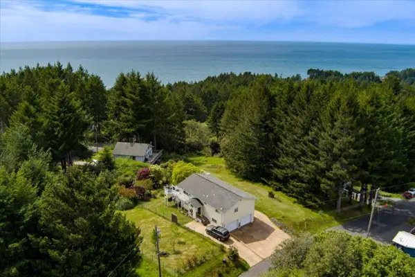 520 Redwood Road, WHITETHORN, CA 95589