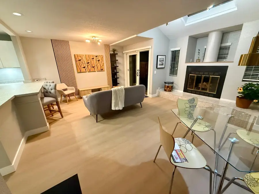 421 Sierra Vista Avenue  #7, Mountain View, CA 94043 - #2