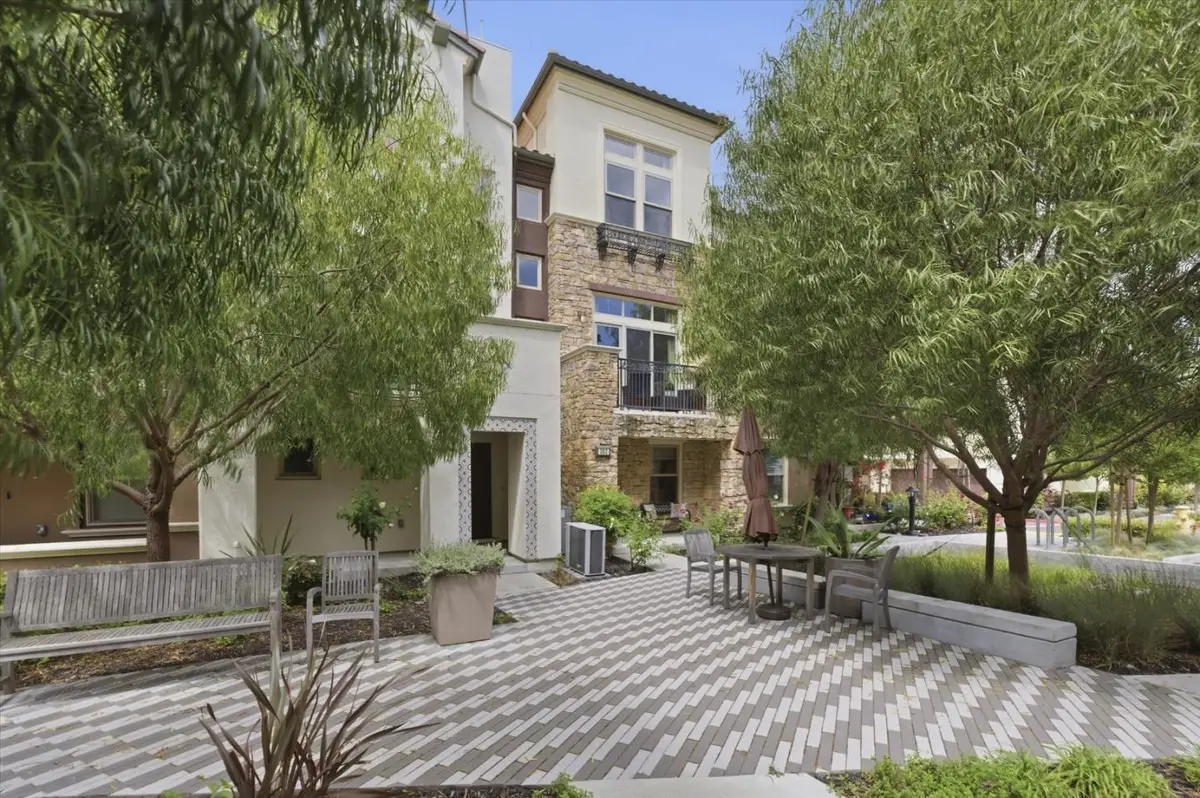 302 Cherokee Loop, Mountain View, CA 94043 - #1