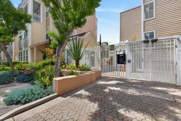 550 Ortega Avenue  #A203, MOUNTAIN VIEW, CA 94040