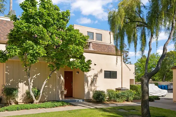 8170 Westwood Drive  #15, GILROY, CA 95020