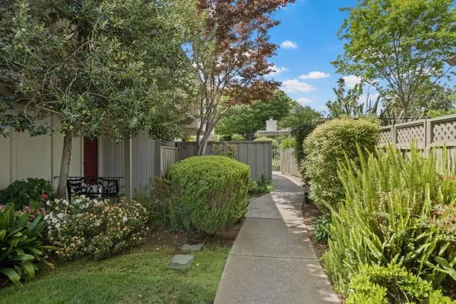 23 Los Altos Square, Los Altos, CA 94022 - #3