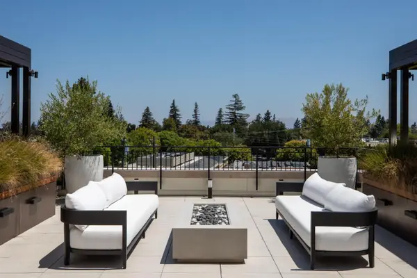 450 First  #106, LOS ALTOS, CA 94022