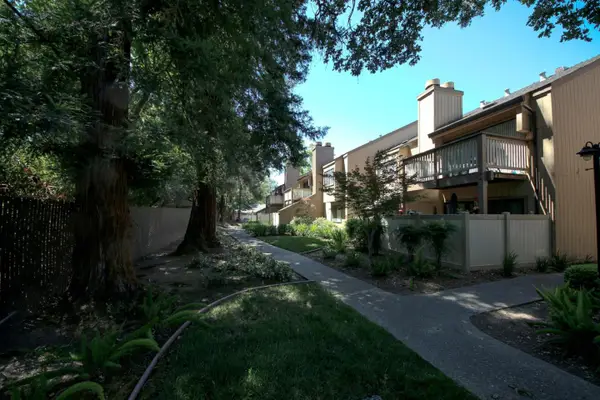 546 Woodside Oaks  #6, SACRAMENTO, CA 95825