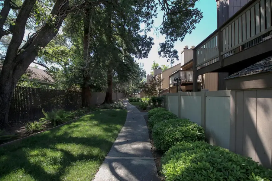 546 Woodside Oaks  #6, Sacramento, CA 95825 - #2