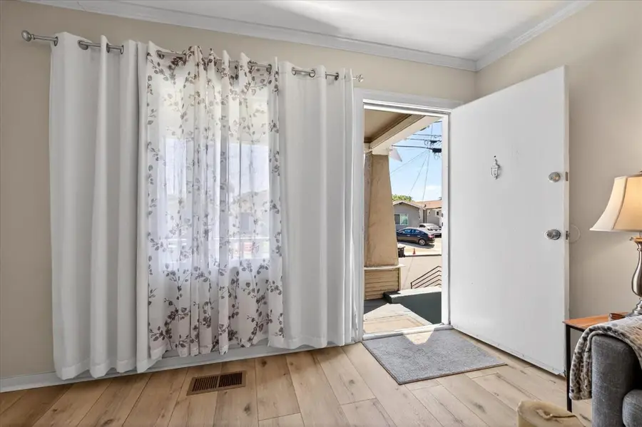 Address Withheld By Seller, Oakland, CA 94605 - #2