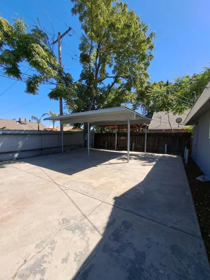 2221 Poppy Avenue, Fresno, CA 93706 - #2