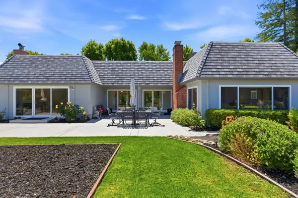 2140 Carmelita Avenue, HILLSBOROUGH, CA 94010