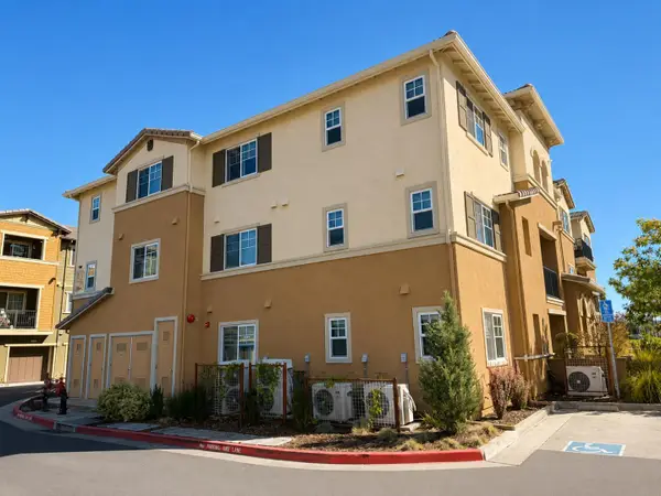 1408 Mauro Pietro Drive  #202, PETALUMA, CA 94954