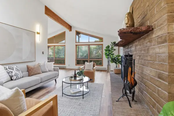 18 Middle Canyon Way  #B, CARMEL VALLEY, CA 93924