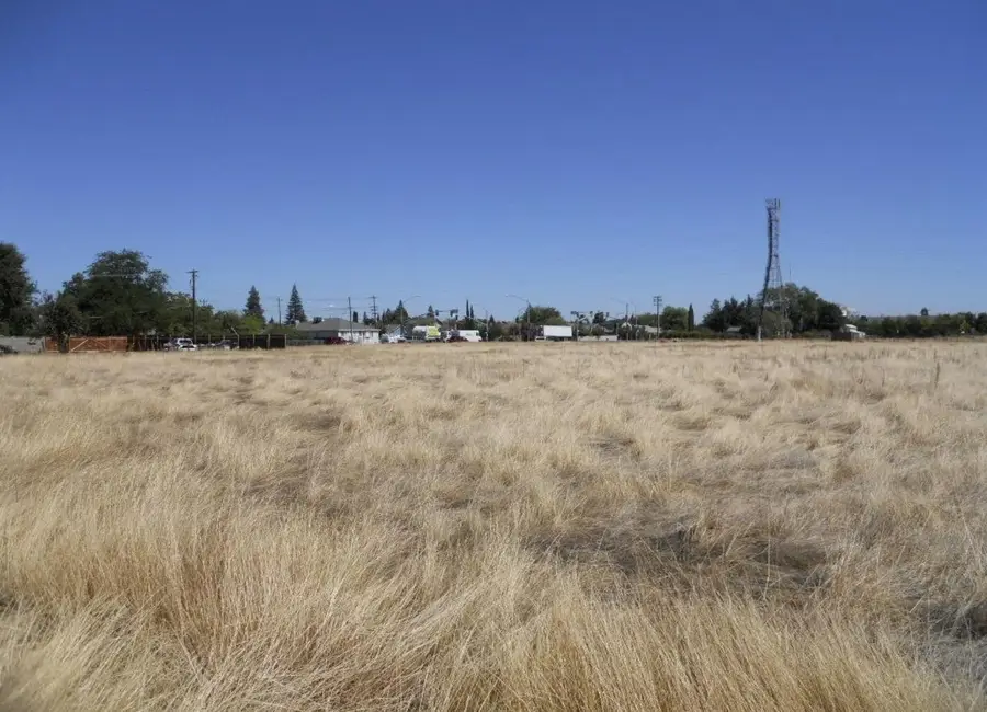 7825 Robinette Road, Sacramento, CA 95828 - #2