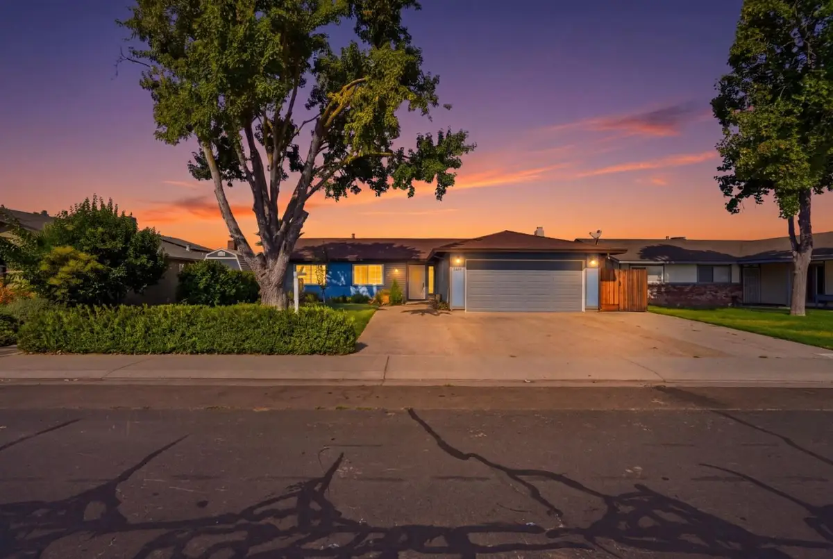 865 Locust Avenue, Manteca, CA 95337 - #1