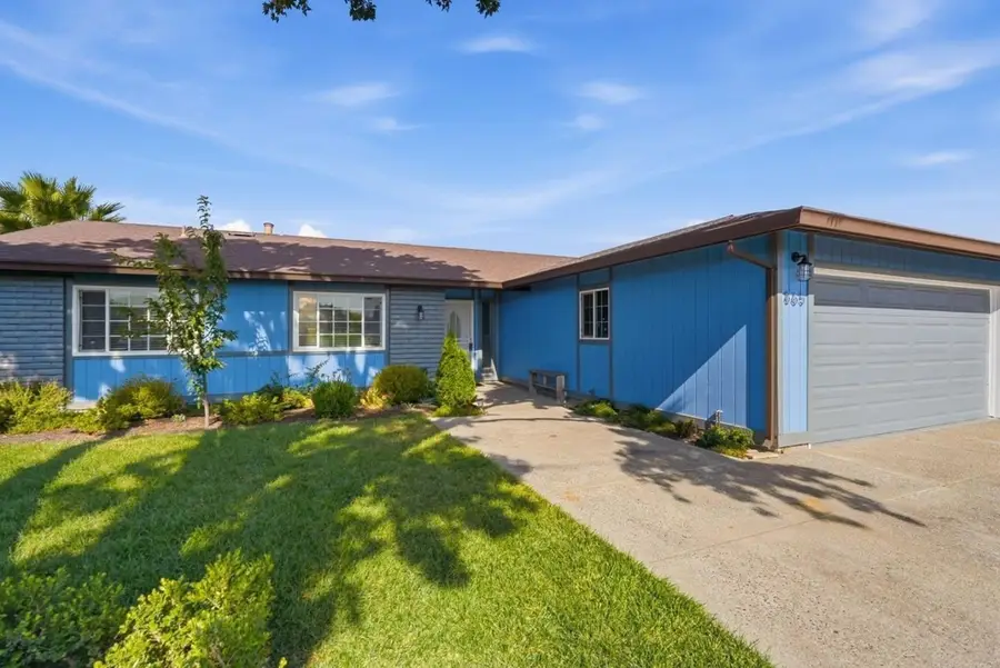 865 Locust Avenue, Manteca, CA 95337 - #2