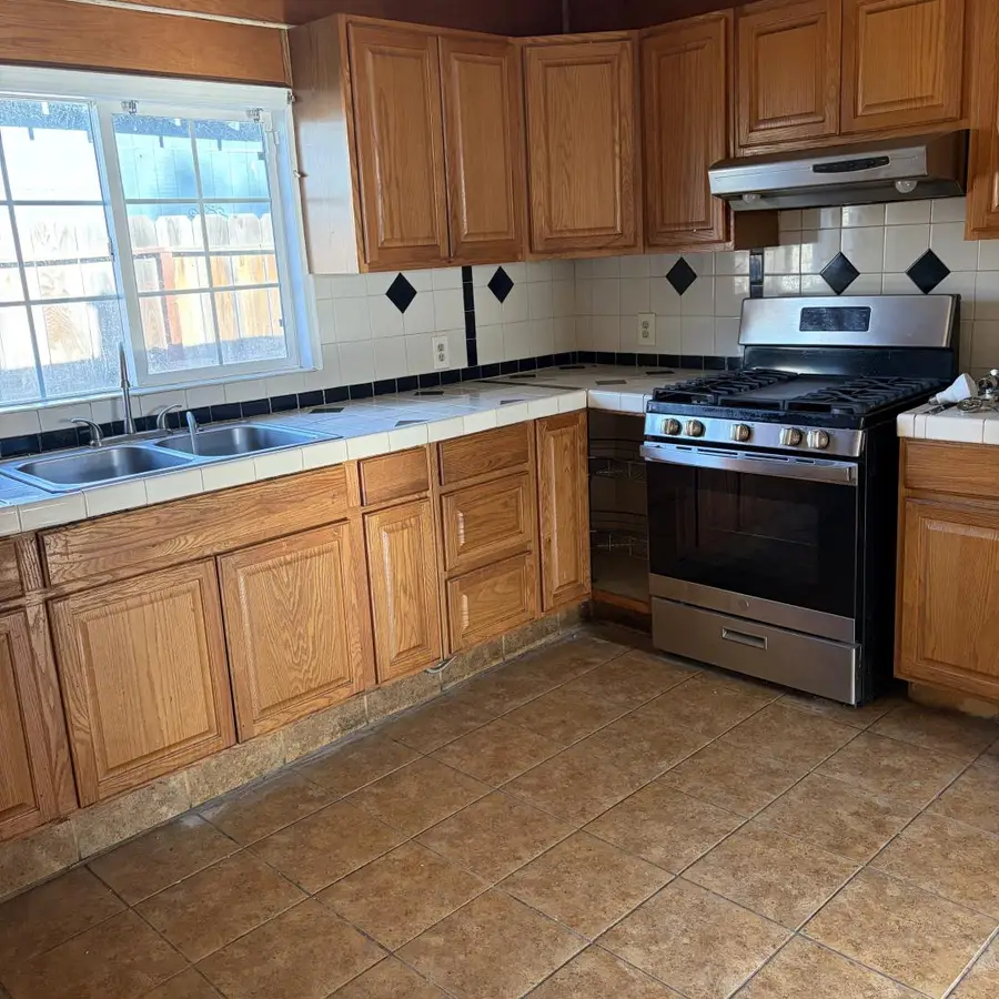 563 A Street, Hollister, CA 95023 - #2