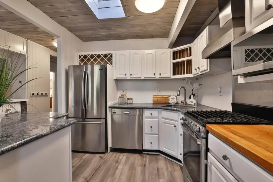 1076 Pomeroy Avenue, Santa Clara, CA 95051 - #3