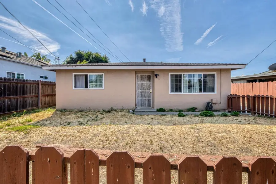 24 8th Street, Gonzales, CA 93926 - #2