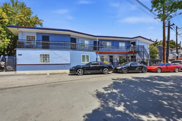 3050 Davis Street, OAKLAND, CA 94601