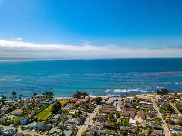560 30th Avenue, SANTA CRUZ, CA 95062