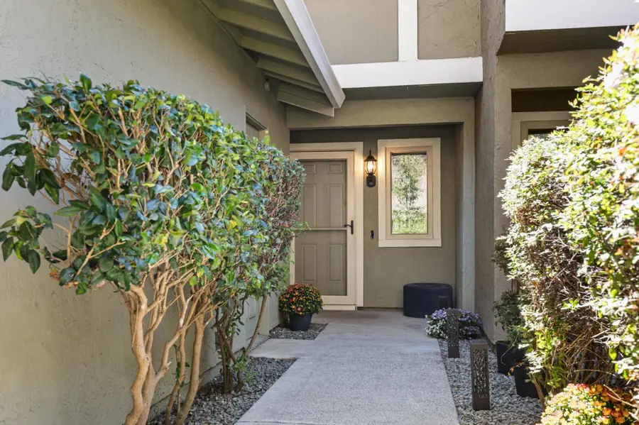 61 Thousand Oaks Street, Oakland, CA 94605 - #2