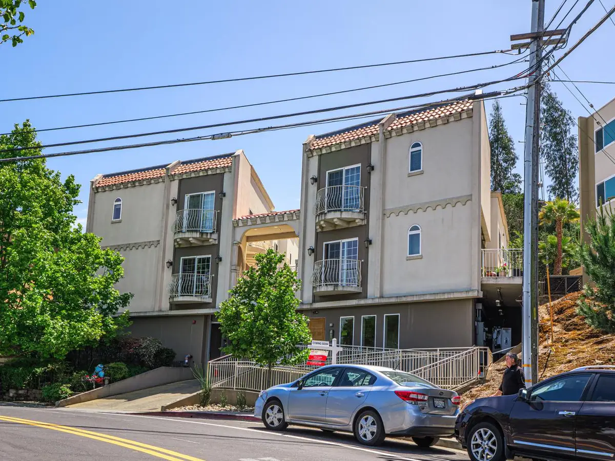 2139 Carlmont Drive, Belmont, CA 94002 - #1