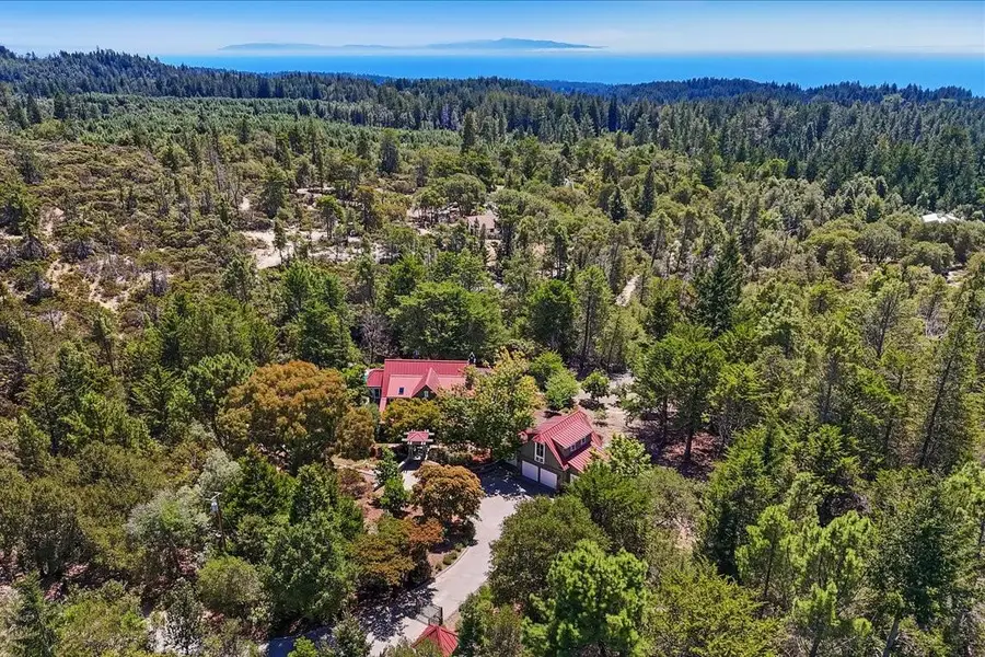 1035 Martin Road, Santa Cruz, CA 95060 - #3
