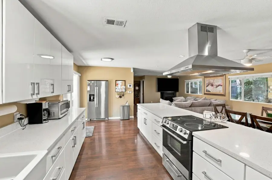 916 Sylvia Street, Gustine, CA 95322 - #2