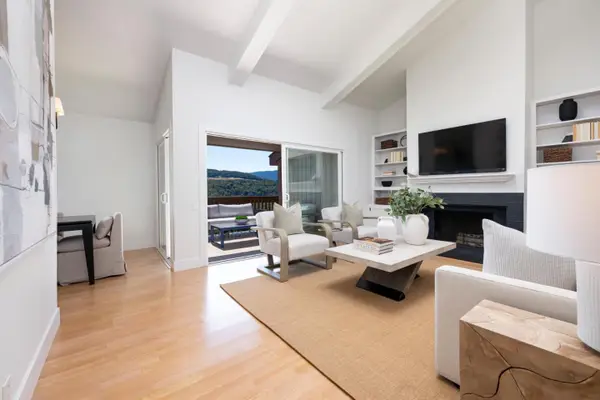 3374 La Mesa Drive  #15, San Carlos, CA 94070